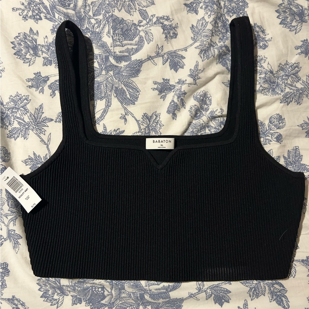 Aritzia Babaton crop top
